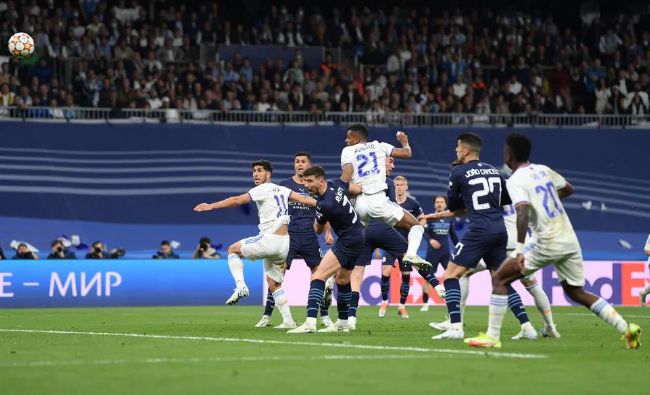 日本男狂揉吃奶胸60分钟
