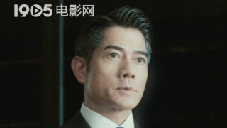 美女脱光内裤
